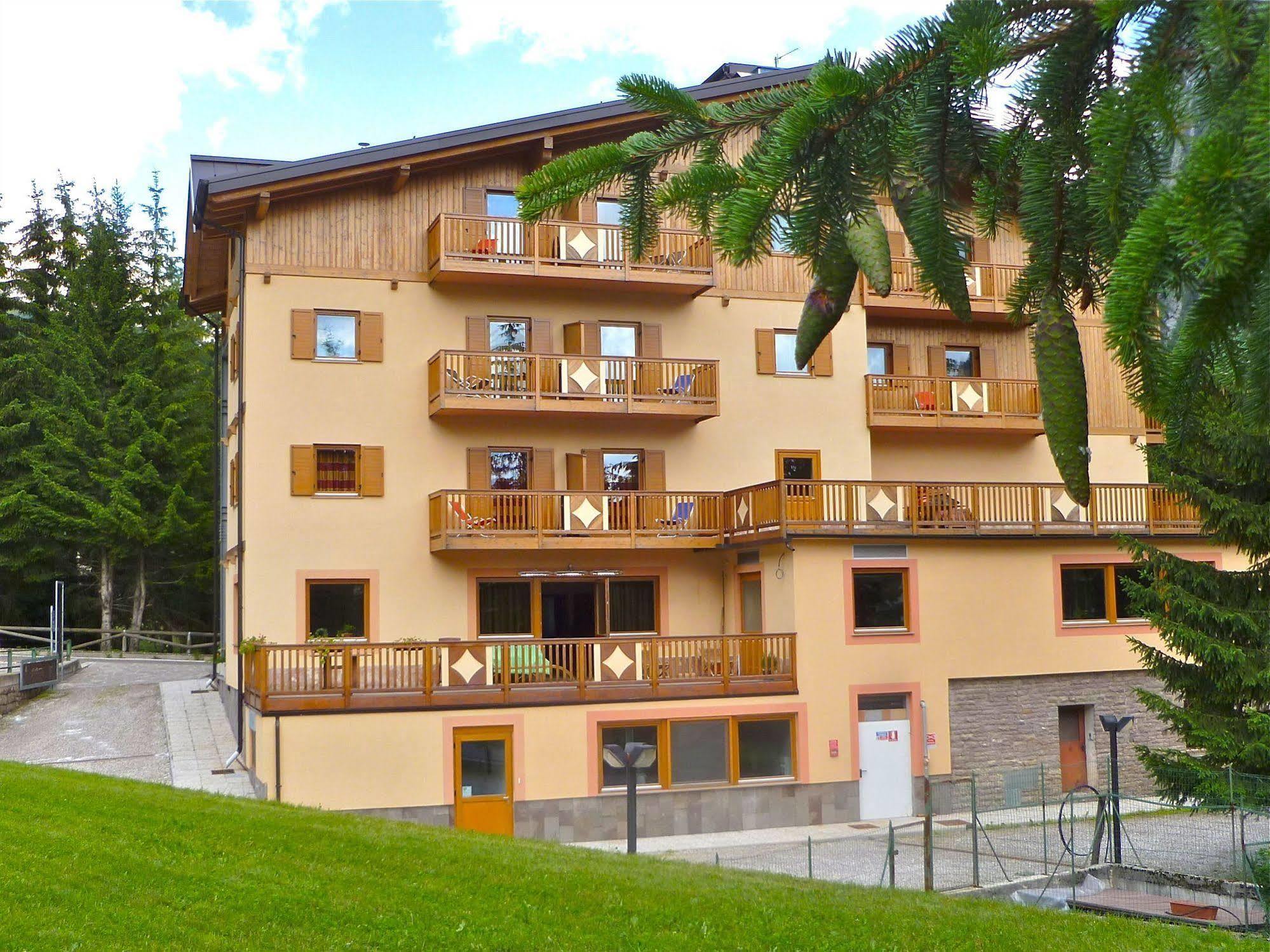 Hôtel Relais San Giusto à Campitello di Fassa Extérieur photo
